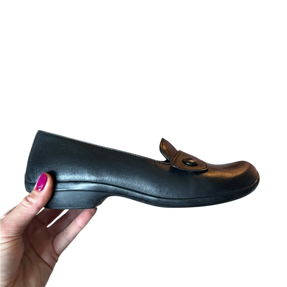 Shoes - Dansko Black Leather Loafers Size 39 (US 8.5–9)